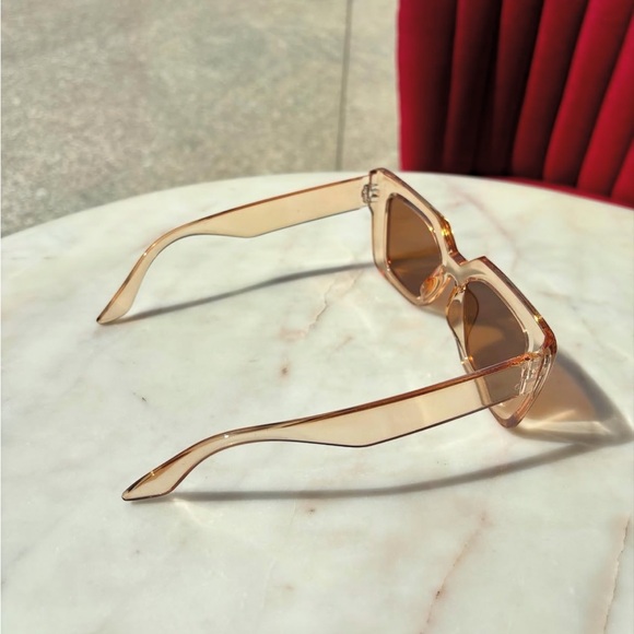 NEW NORDSTROM Clear Brown $78 Chunky Oversized Plastic Sunglasses Sunnies Y2K - Picture 5 of 16